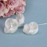 Cream Flower Head with Pearl x3